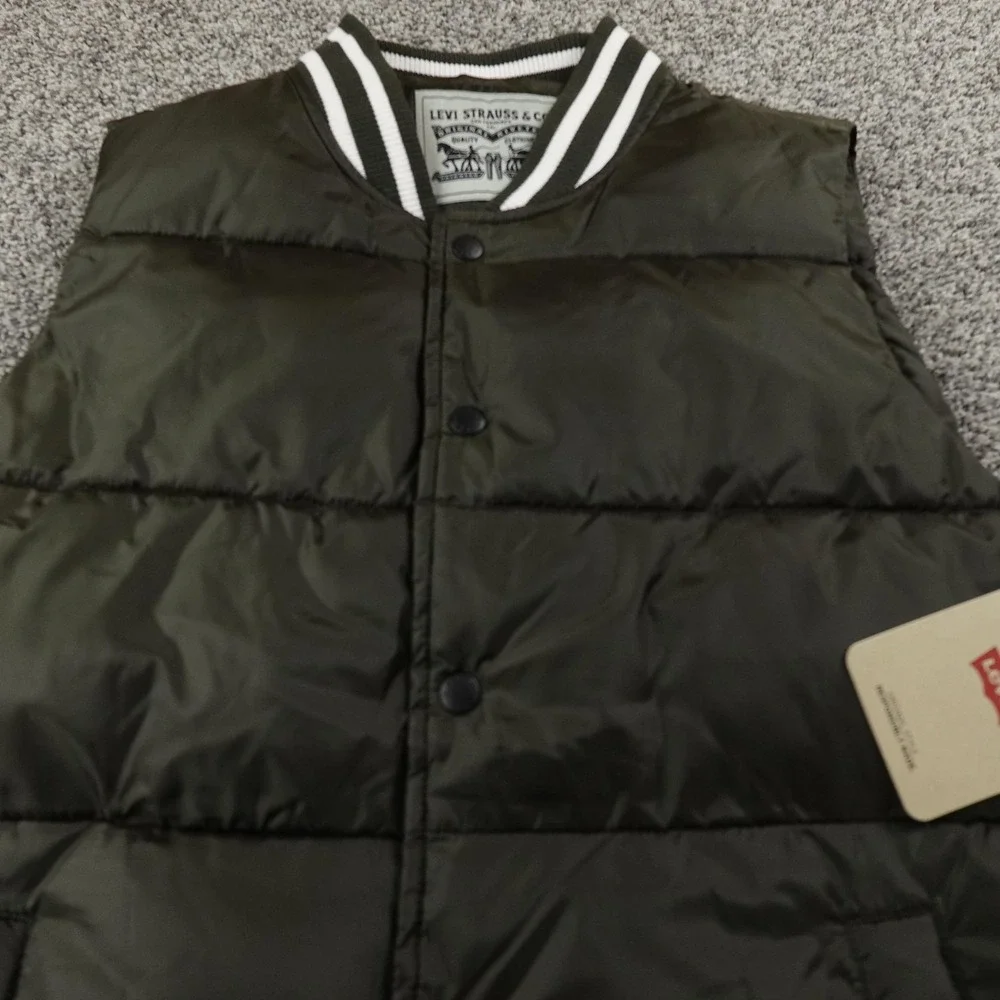 NEW Levis Vest Mens S Green Quilted Insulated Puffer Varsity Bomber Outdoor Warm